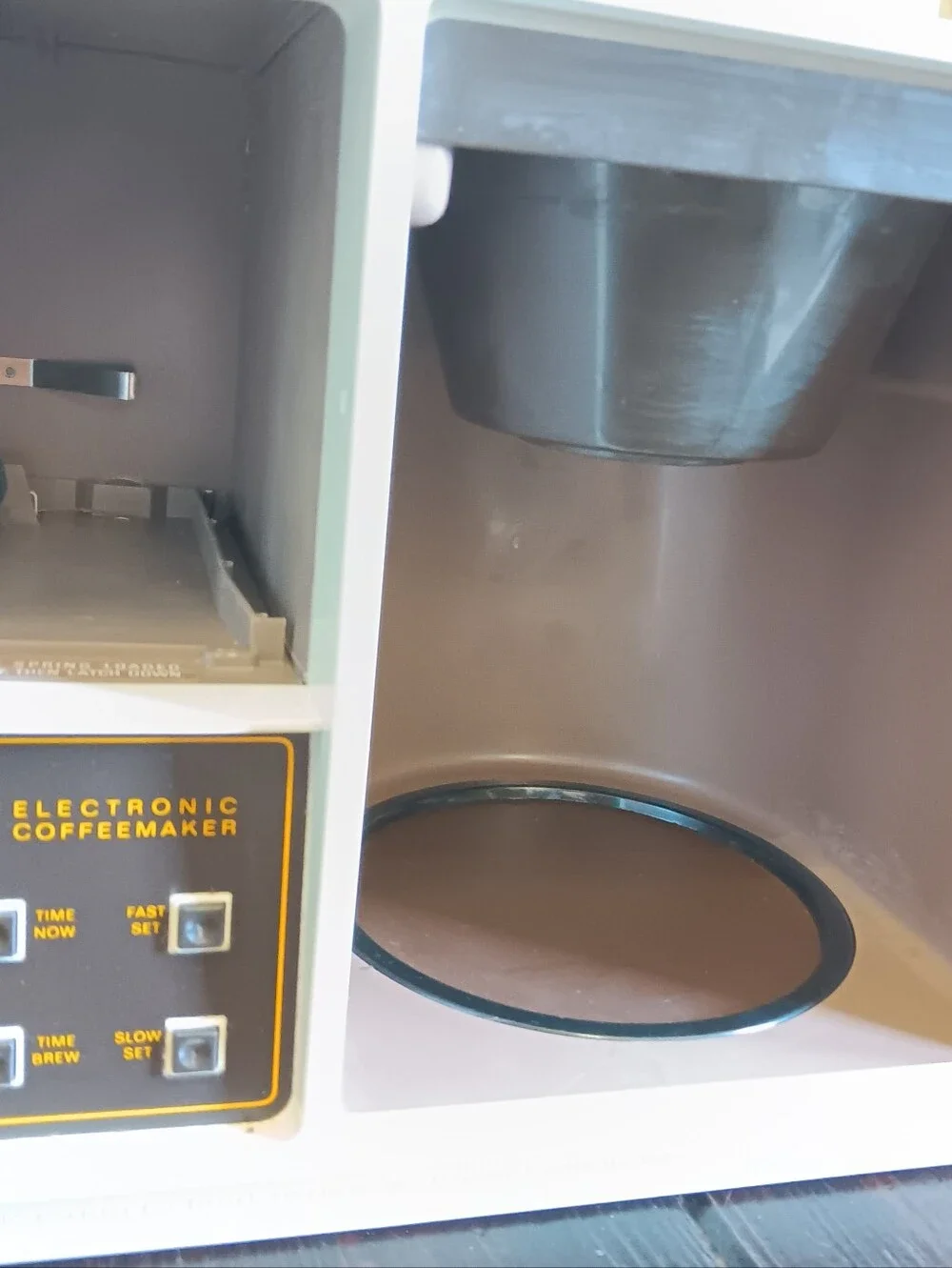 1980s GE Spacemaker Drip Coffeemaker, 80s Under Cabinet Mount Coffee Pot, In Box
